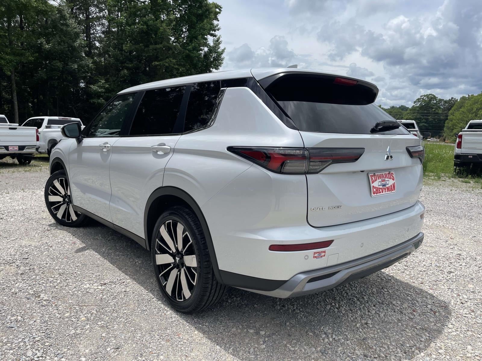 2025 Mitsubishi Outlander SE