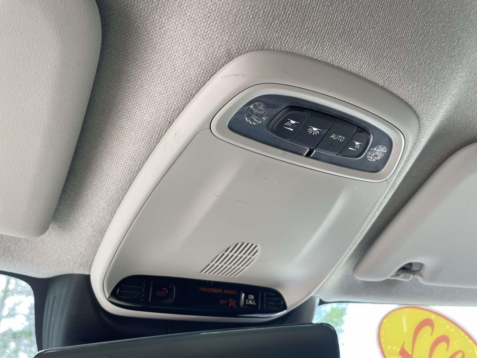 2022 Volvo XC40 Momentum