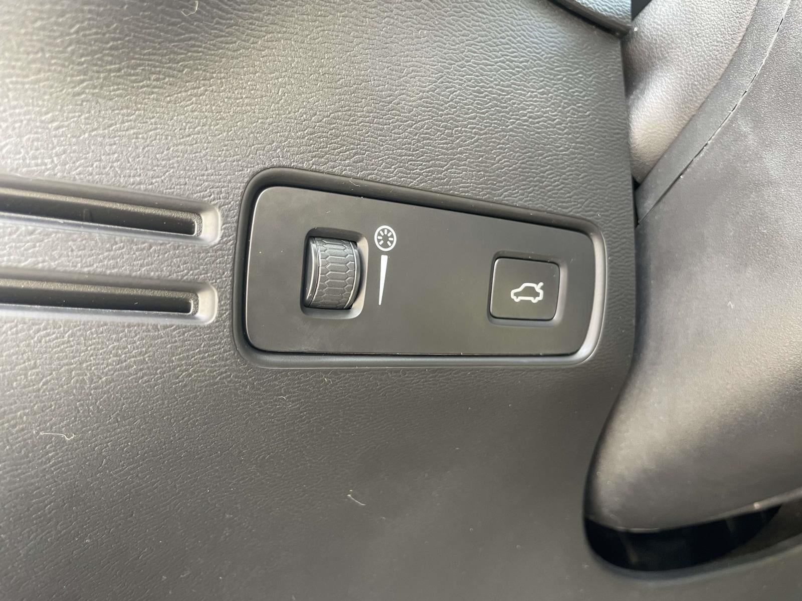 2022 Volvo XC40 Momentum