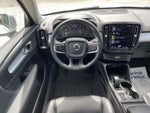 2022 Volvo XC40 Momentum
