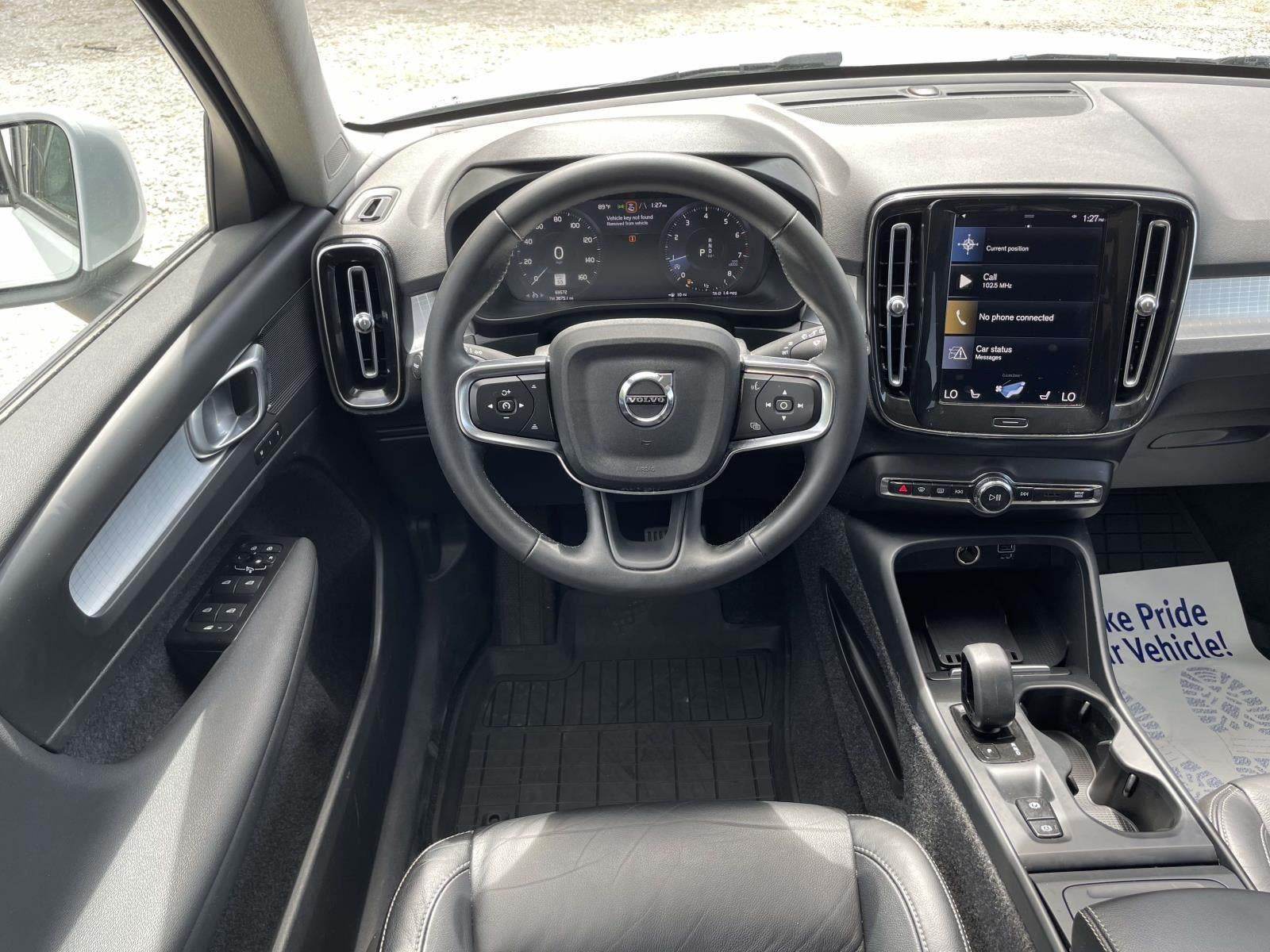 2022 Volvo XC40 Momentum