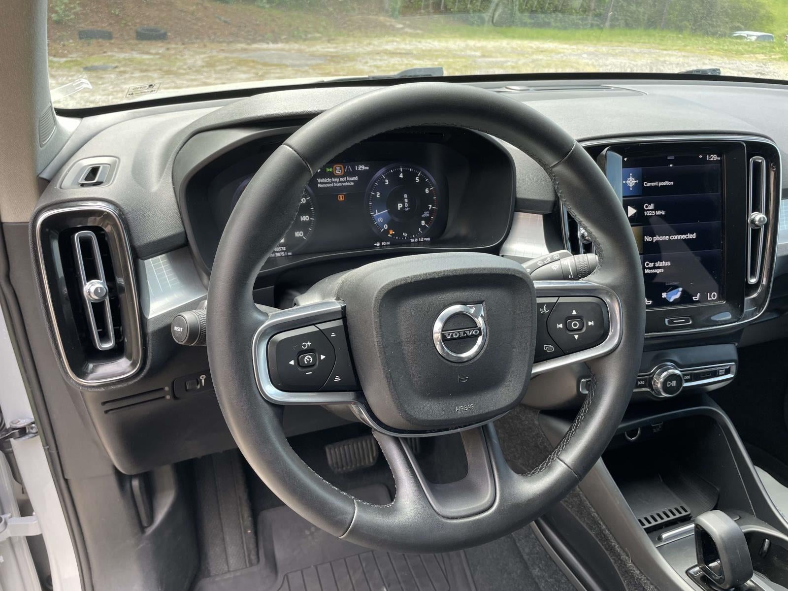 2022 Volvo XC40 Momentum