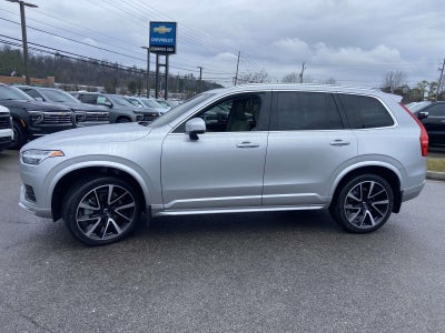 2022 Volvo XC90 Momentum