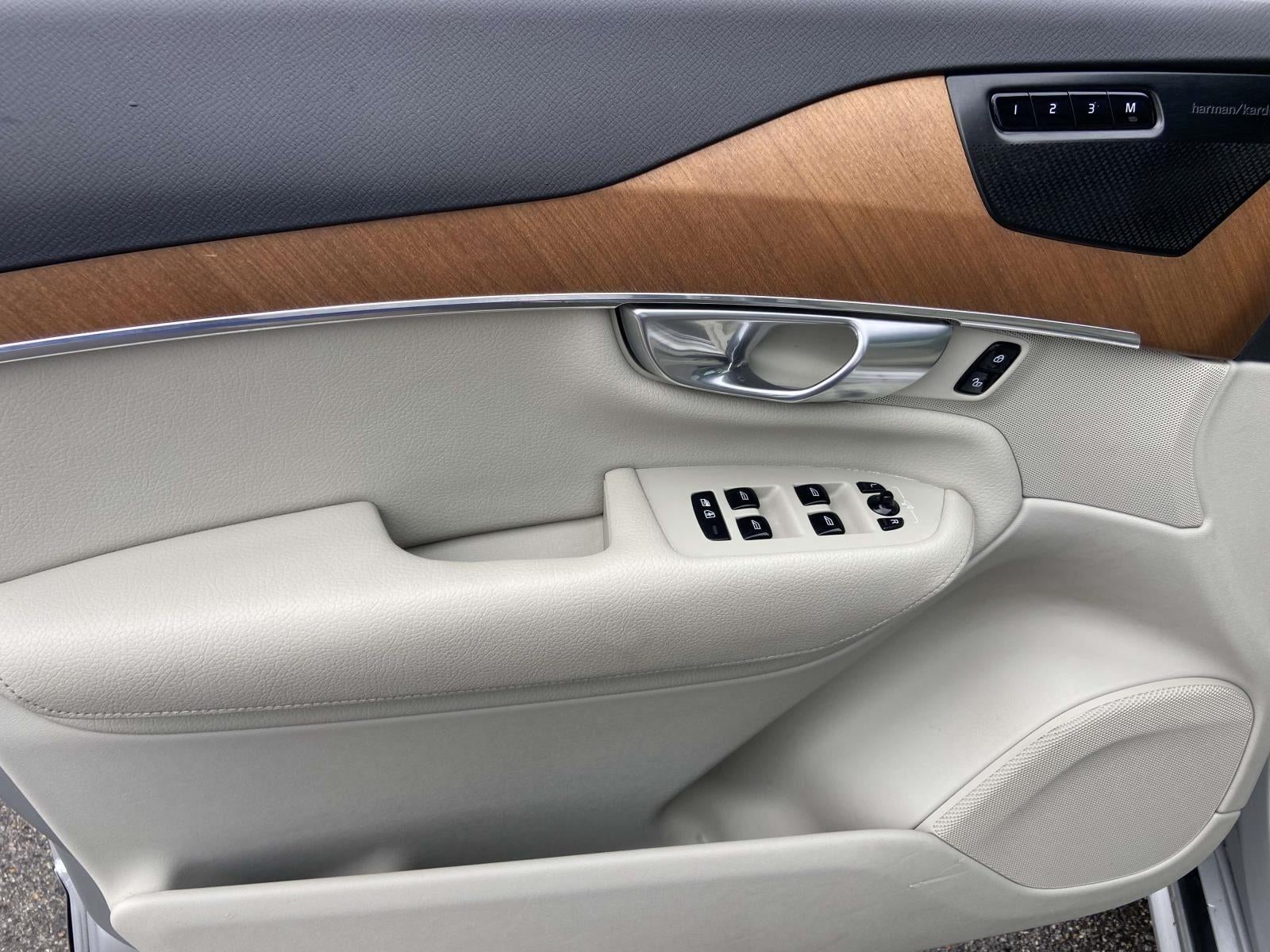 2022 Volvo XC90 Momentum